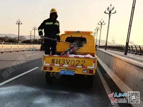 景德鎮(zhèn)市政公用集團(tuán)保障城區(qū)道路通暢和市民出行安全 圖