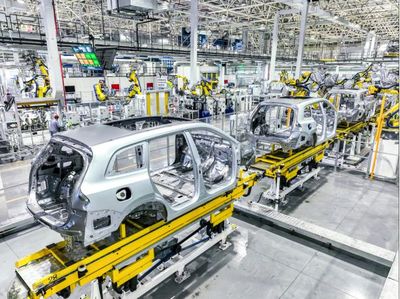 問界M9實力亮相廣州車展，重塑高端智能出行新標桿